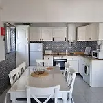 Bel Spacieux, Da Rocha, 200 M De La Portimao