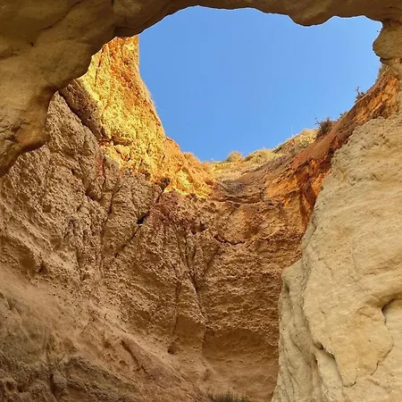 Bel Spacieux, Da Rocha, 200 M De La * Portimao